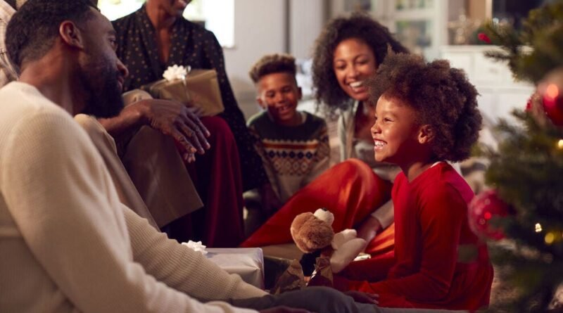 10 best gifts for families who love to travel