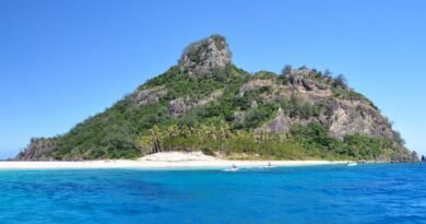 MV Fiji Princess: Passengers evacuated after cruise ship runs aground near Cast Away island