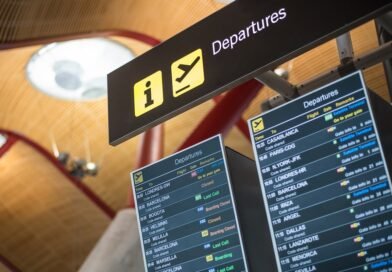 One-Way or Round-Trip Points Flights: Which Is Right For You?