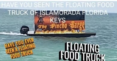 Floating food truck Florida Keys #traveling #travel  #streetfood #foodie #food